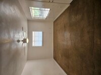 Building Photo - 802 W Turney Ave