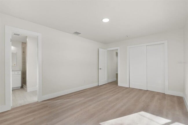 Building Photo - 2352 Lorena Ln