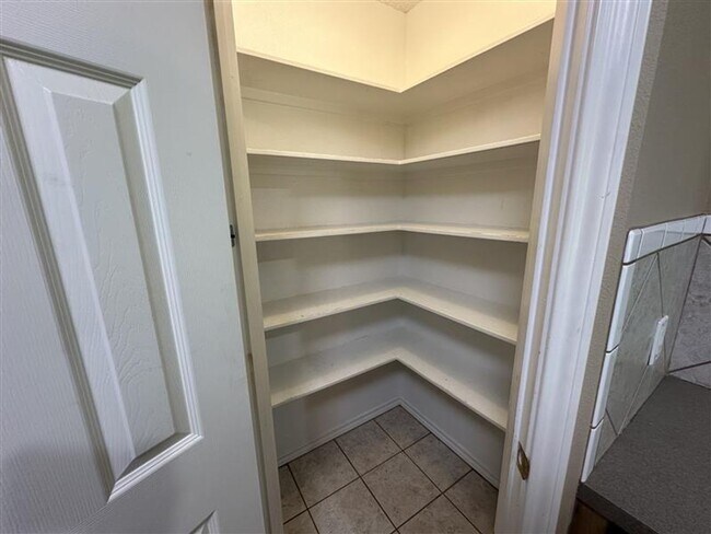 Building Photo - 2305 Haverhill Dr