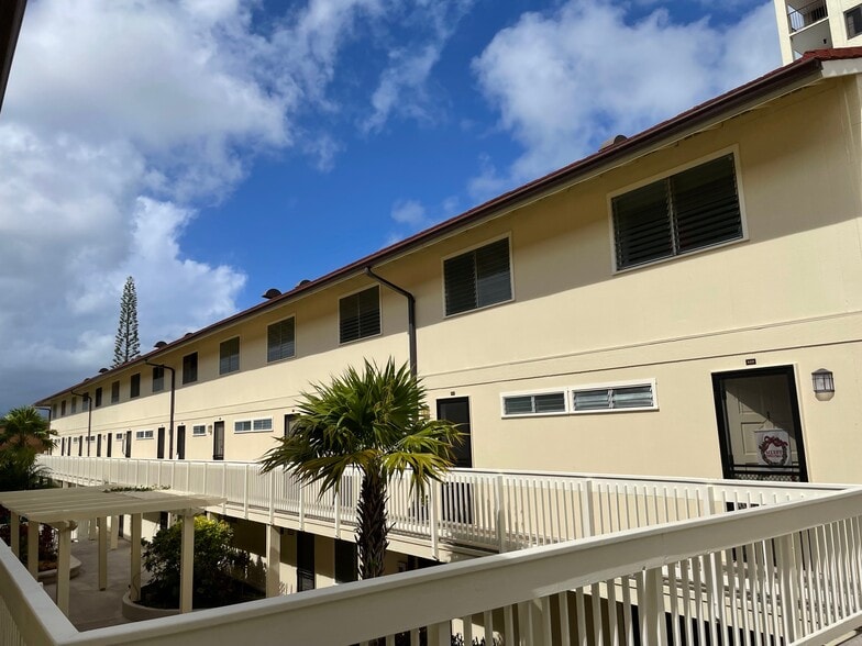 Building Photo - 350 Aoloa St