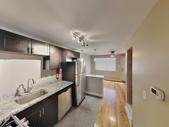 Building Photo - Lantern Square Apartments-B5