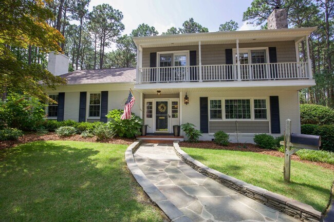 Building Photo - Stunning home in Weymouth Woods Southern P...