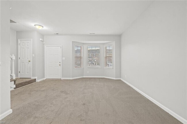 Building Photo - 714 Sutherland Dr