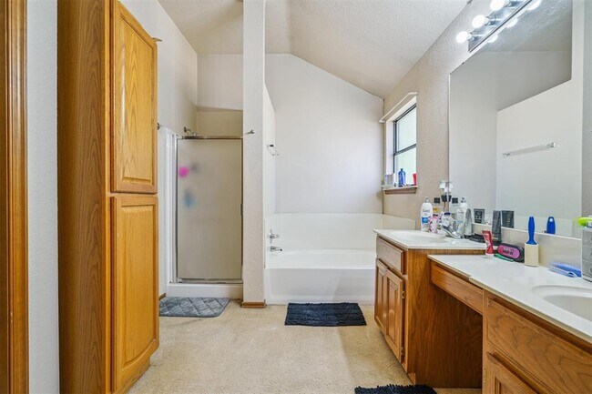 Building Photo - 16300 Seminole Pointe Pl