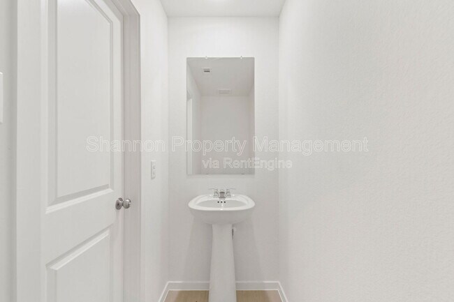 Building Photo - 253 Douglas Hls Dr