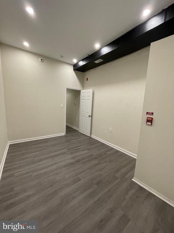 Building Photo - 2003 S 7th St