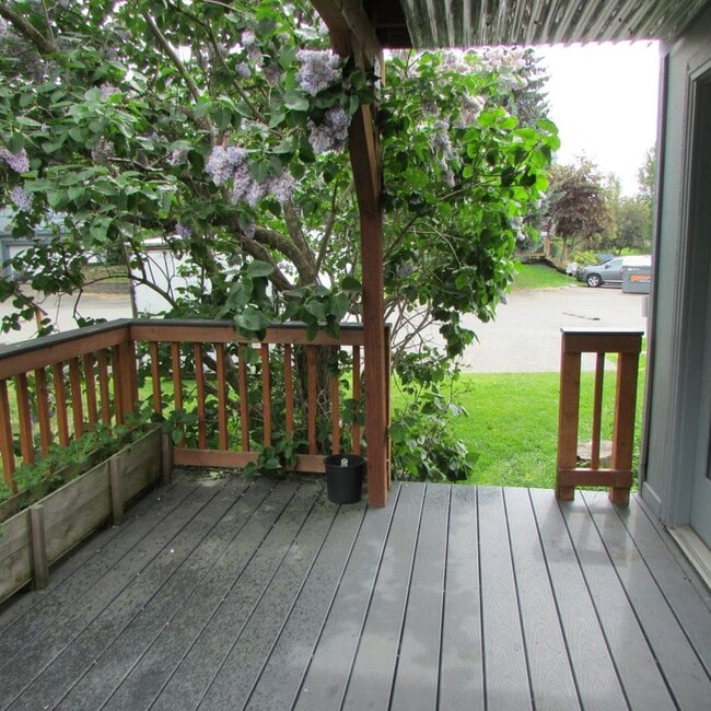 Building Photo - 2250 Sentry Dr