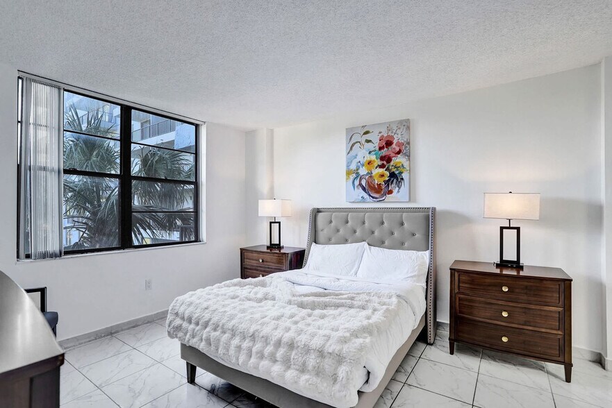 Building Photo - 777 NW 155th Ln