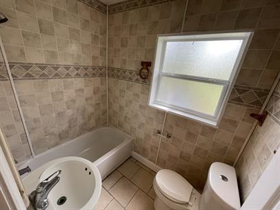 Building Photo - 3138 W 15th St