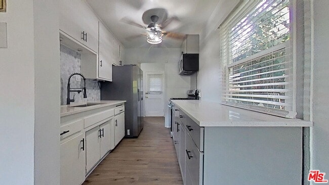 Building Photo - 15544 Romar St
