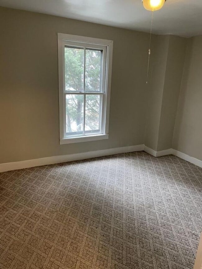 Building Photo - 3 Bedroom 1 Bath in Newport, PA!