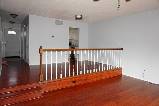 Building Photo - Charming 3Bed/2.5 Bath in Nottingham!