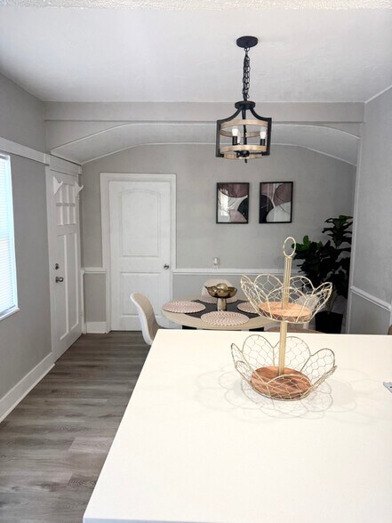 Building Photo - 2743 34th Ave N