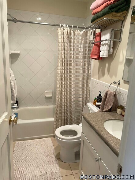 Building Photo - 30 Healey St