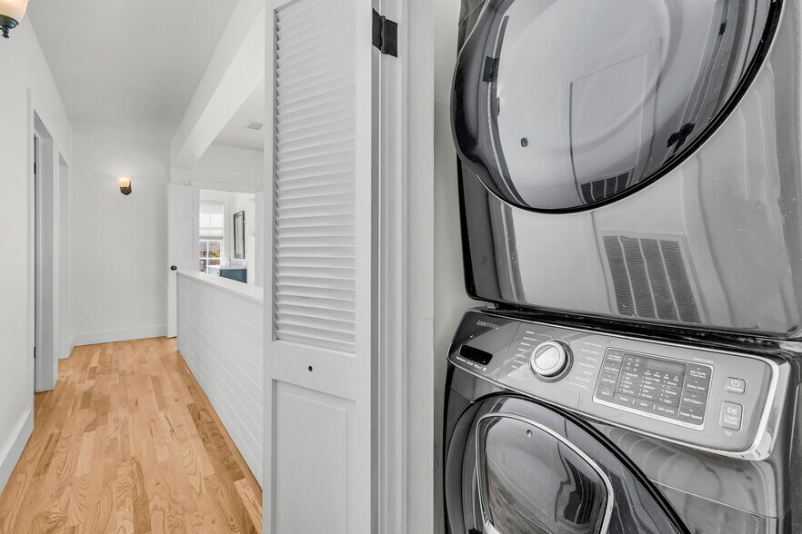 Building Photo - 40 Poinsett St