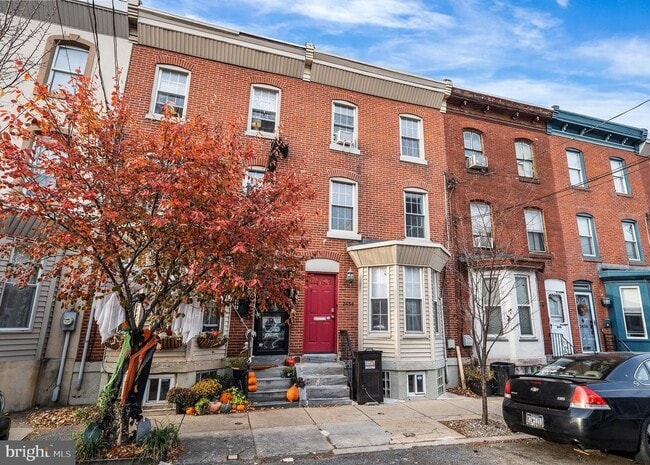 Building Photo - 2454 Amber St