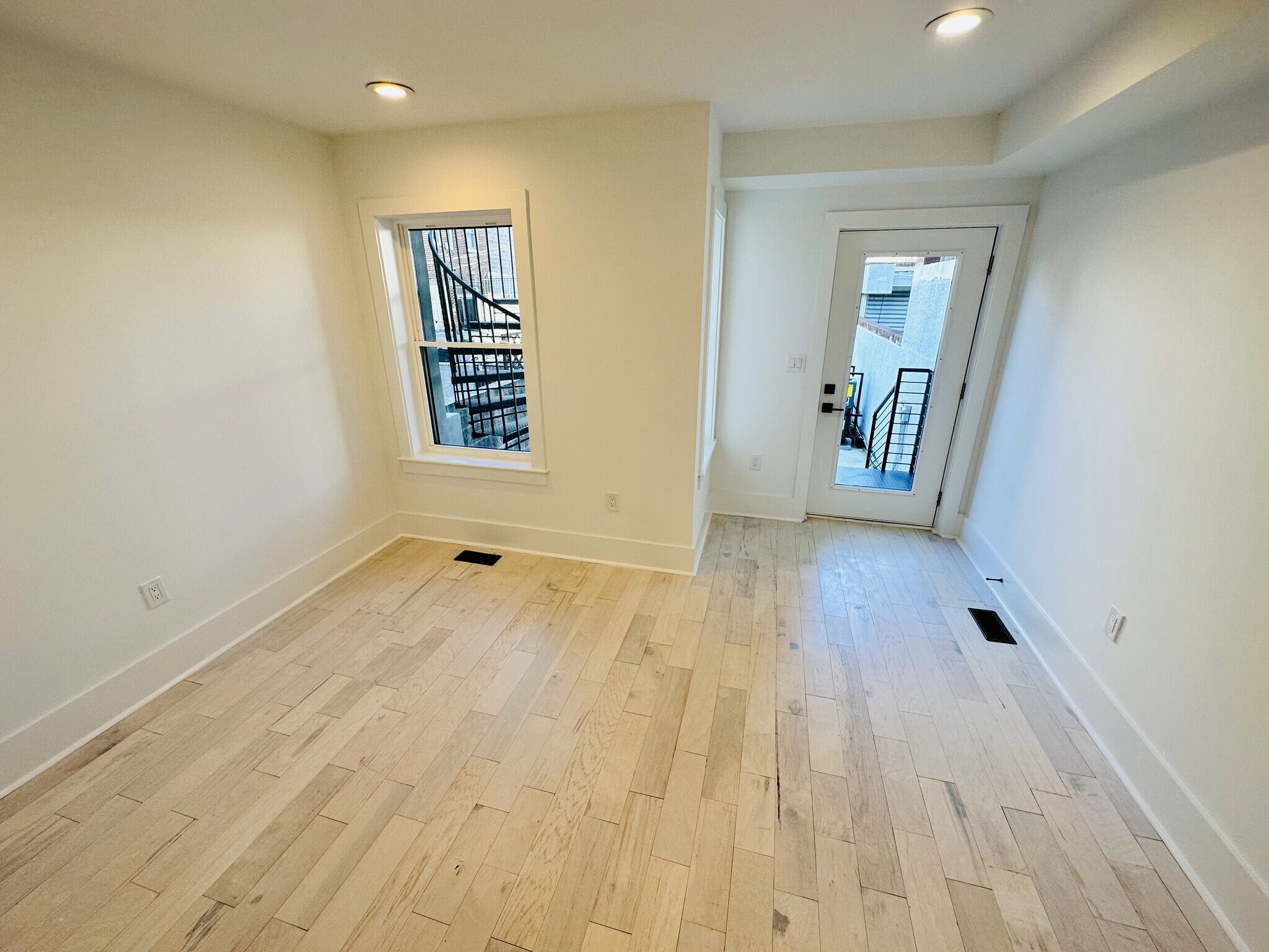 Building Photo - 1314 1/2 5th St NW