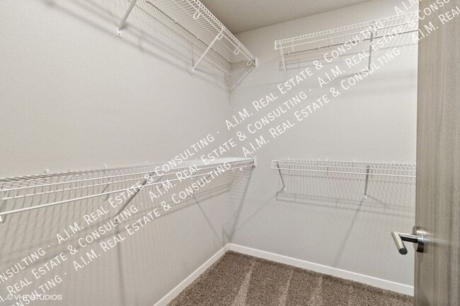 Building Photo - 1100 Edgeland St SW