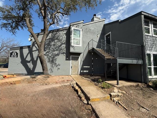 Building Photo - 9696 Walnut St