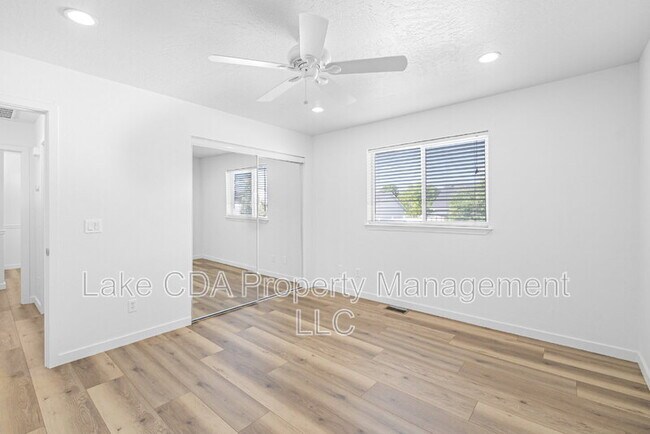 Building Photo - 5147 W Palmwood