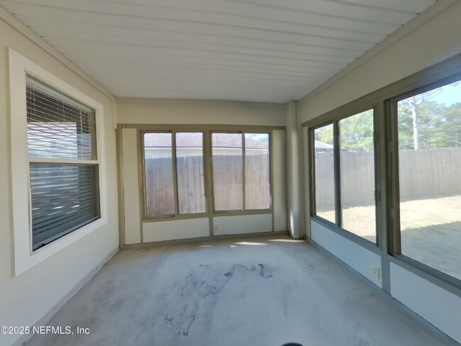 Building Photo - 736 Timbermill Ln