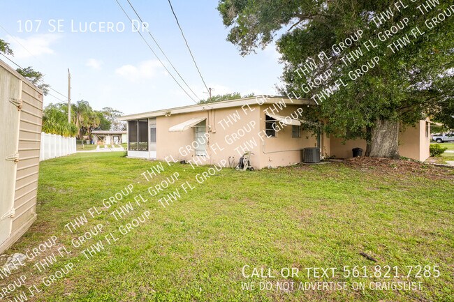 Building Photo - 107 SE Lucero Dr