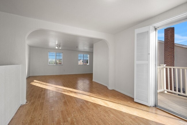 Building Photo - 533 Hibiscus Ct
