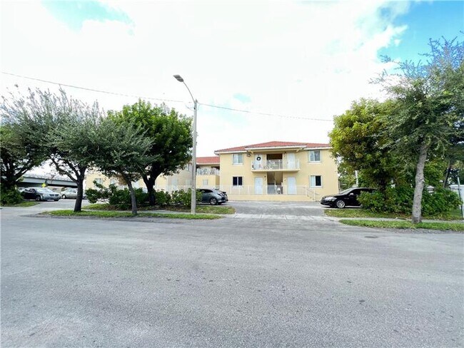 Building Photo - 2185 NW 16th Terrace