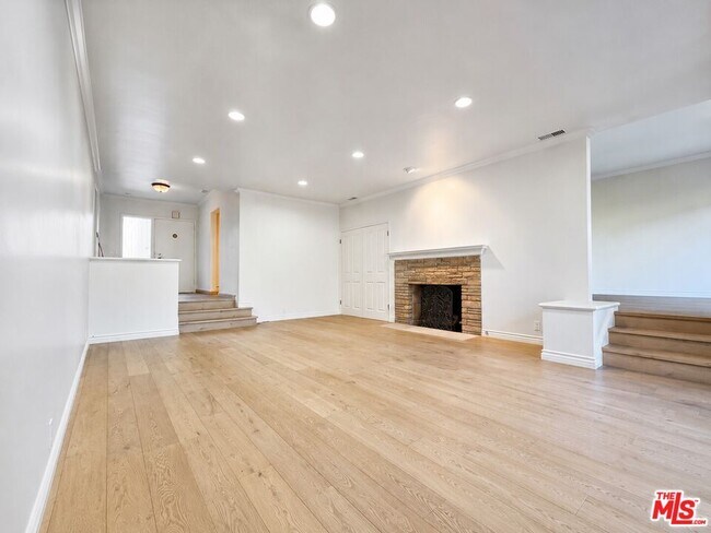 Building Photo - 2200 S Canfield Ave