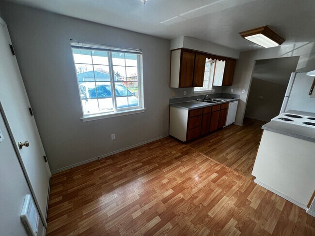 Building Photo - 210-220 N 2nd St