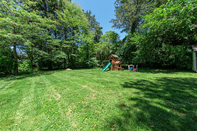 Building Photo - 6418 Overhill Rd