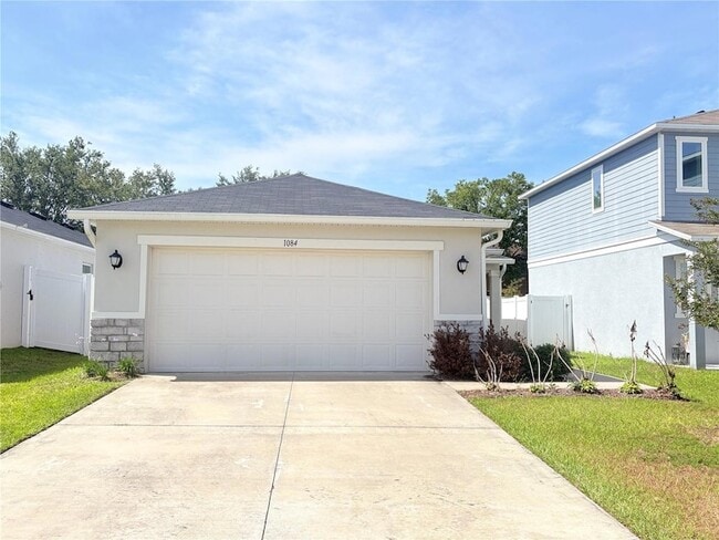 Building Photo - 1084 Papaya Cir.