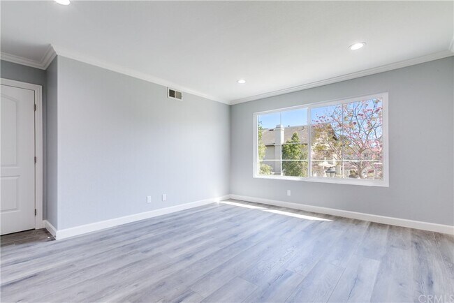 Building Photo - 55 Exeter-