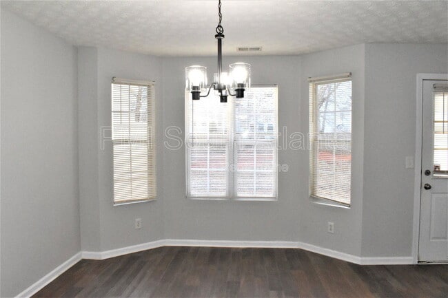 Building Photo - 5798 Strathmoor Manor Cir