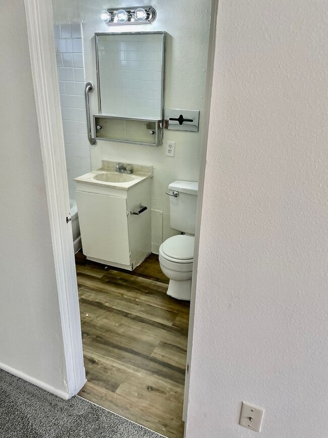 Building Photo - Studio Apartment on Las Vegas Strip - Close to all of the Excitement & More!!