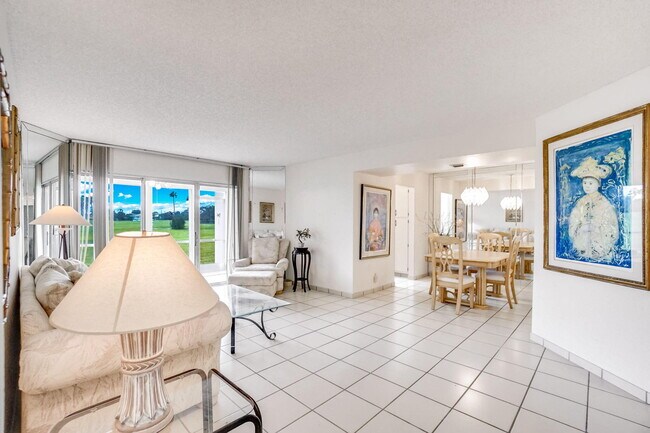 Building Photo - 3951 Via Poinciana