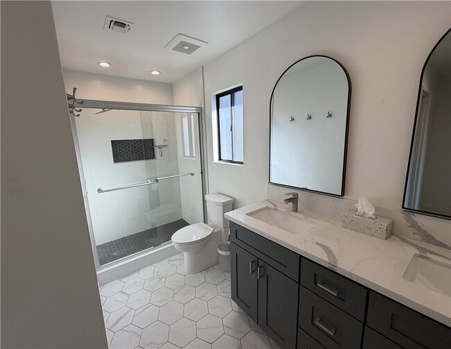 Building Photo - 115 Rosemary Dr