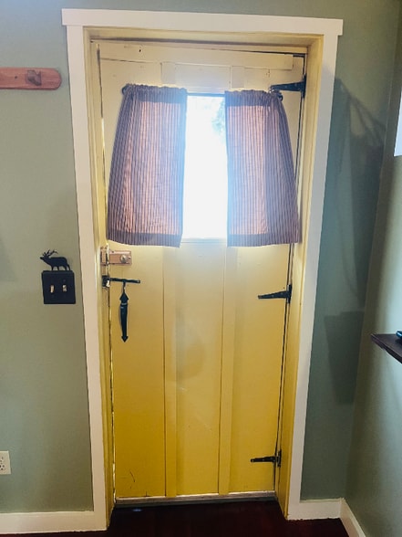 Building Photo - 216 S H St