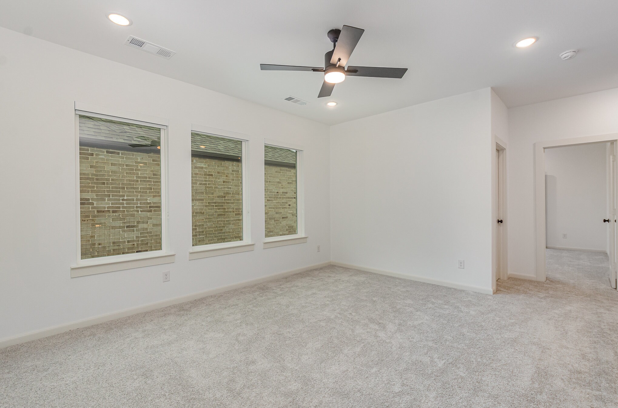 Building Photo - 9558 Hedge St