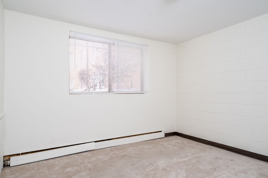 Interior Photo - 2009 Bryant Ave S