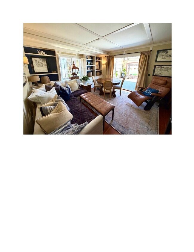 Building Photo - Amazing location in La Jolla for a big house. Gustavo Lopez AMSI