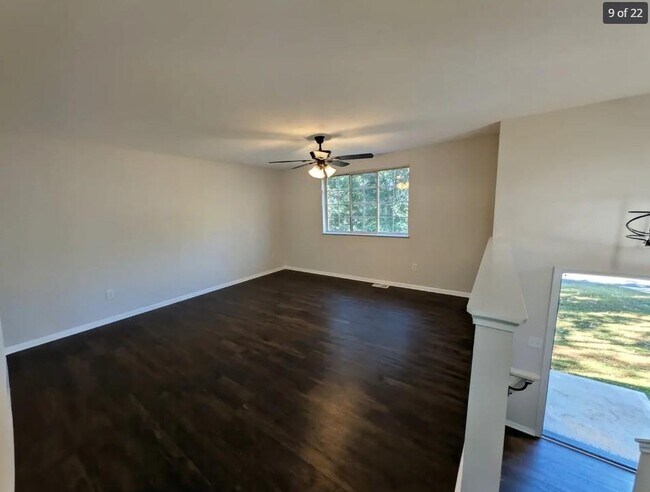 Building Photo - 3414 Dearwood Dr SW