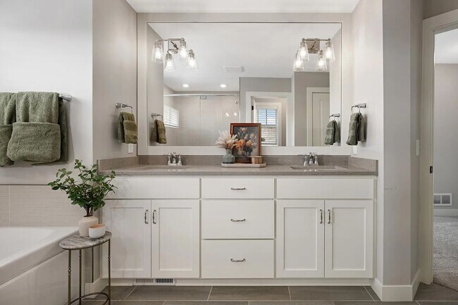 Building Photo - Absolutely stunning woodbury property for lease!