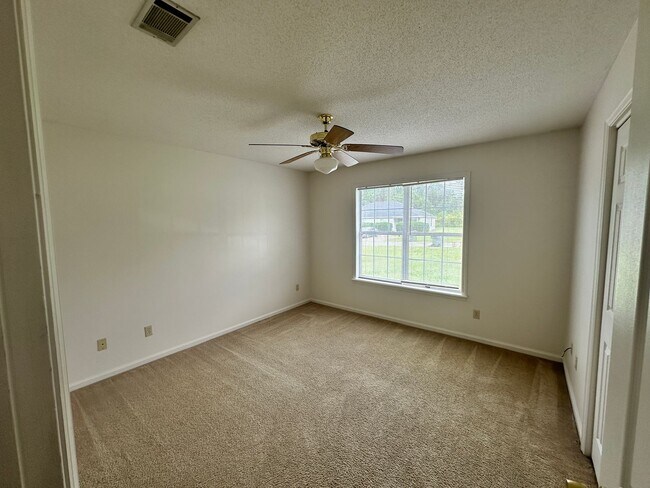Building Photo - 6119 B Vinnie Dr