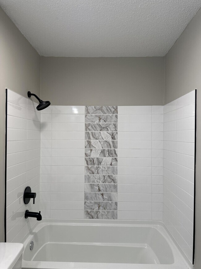 Building Photo - 504A Short St