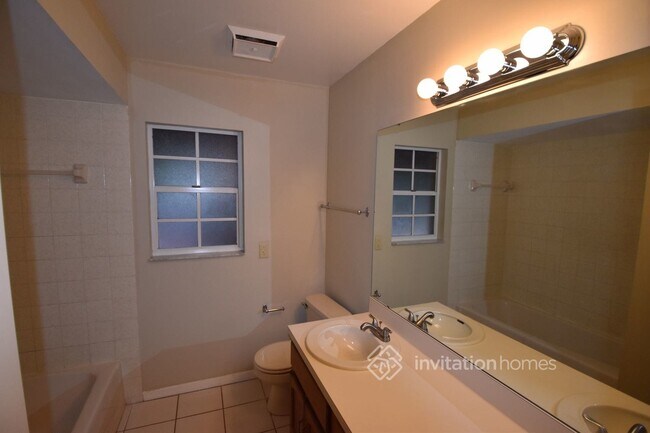Building Photo - 140 Sweet Bay Cir