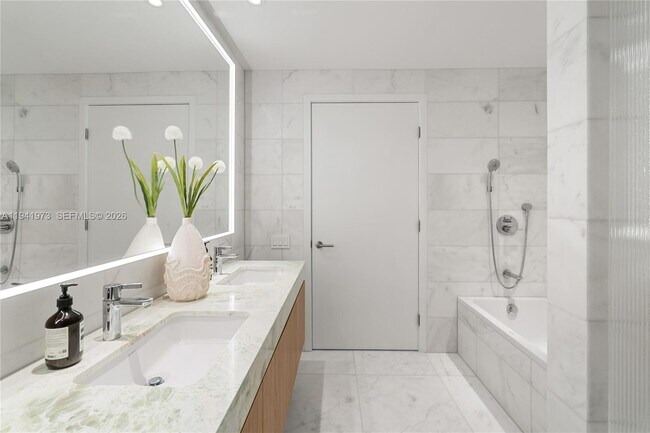 Building Photo - 500 Alton Rd