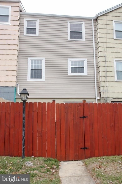 Building Photo - 12307 Chesterton Dr