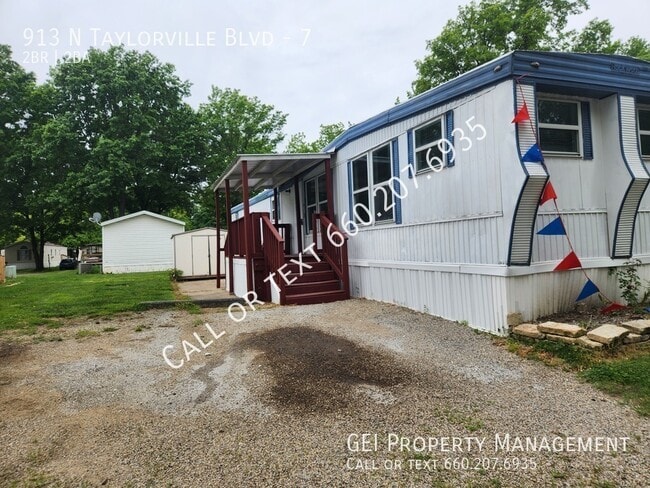 Building Photo - 913 N Taylorville Blvd
