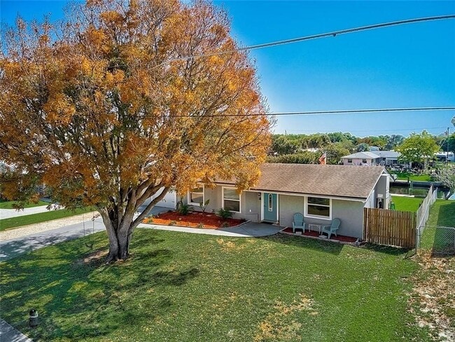 Building Photo - 716 Ixora Ave